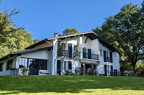 Luxury property with pool in Basque Country