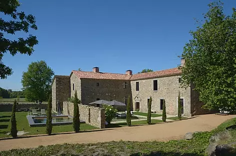 Luxury rental with pool in Vendée