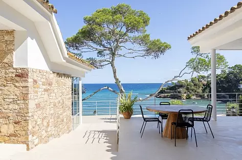 Rent villa with sea view on the Costa Brava